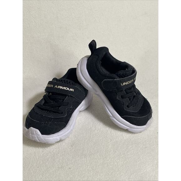 Under Armour Kid's Shoes Size 5K- EUC - Picture 1 of 5
